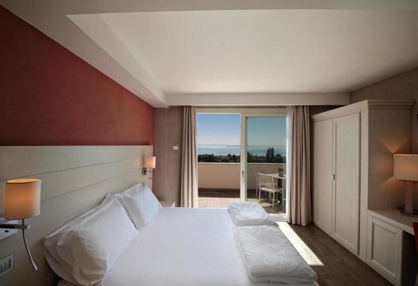 חדר סטנדרט יחיד, H2os