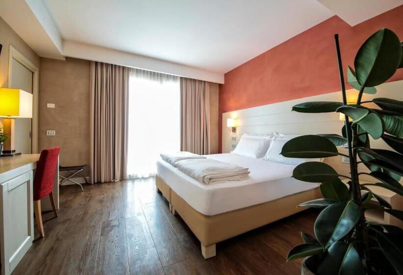 חדר סטנדרט נוף לאגם, H2os