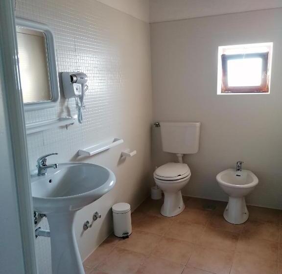 Pokój Standard Trzyosobowy, La Rocca Dei Borboni