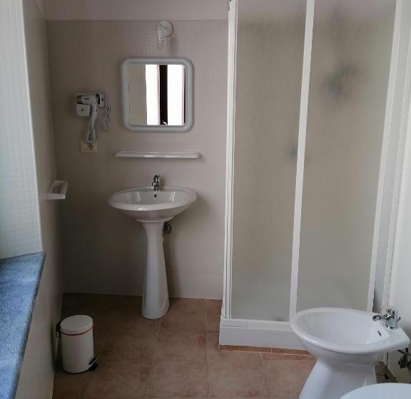 Pokój Standard Trzyosobowy, La Rocca Dei Borboni