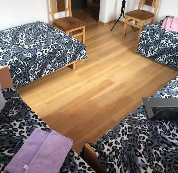 スタンダード4人部屋, Manchela садиба