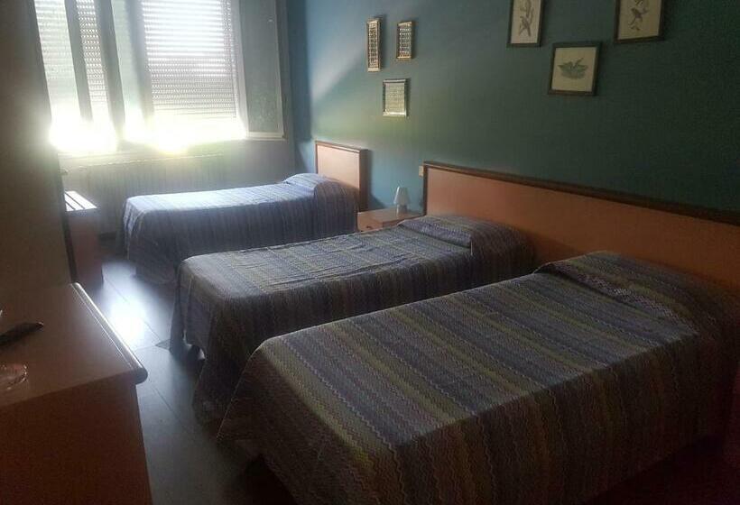 标准三人间, Albergo Fonda