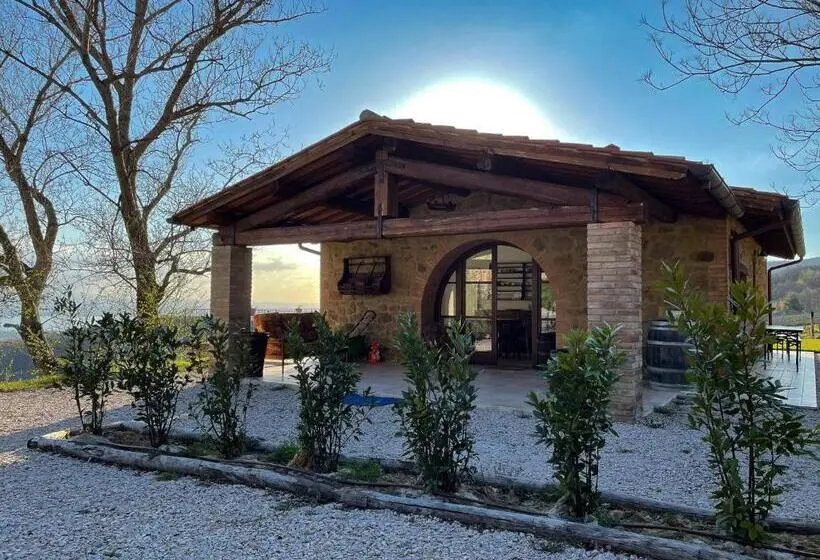 Talo 2 Makuuhuonetta, Di Colle In Colle Agriturismo