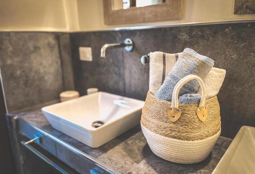 1 Bedroom Apartment Lake View, Di Colle In Colle   Agriturismo