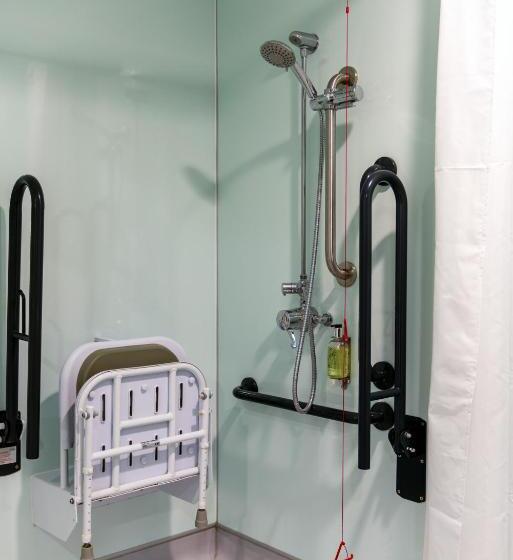 חדר סטנדרט מותאם לאדם עם מוגבלויות, Easyhotel Oxford