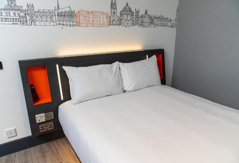חדר סטנדרט מותאם לאדם עם מוגבלויות, Easyhotel Oxford