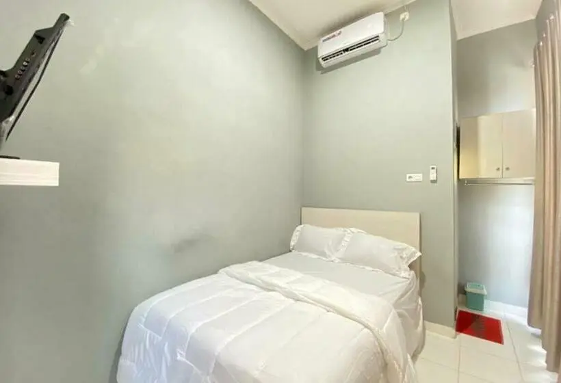 Standard-huone, Pelangi Guest House Palembang Redpartner