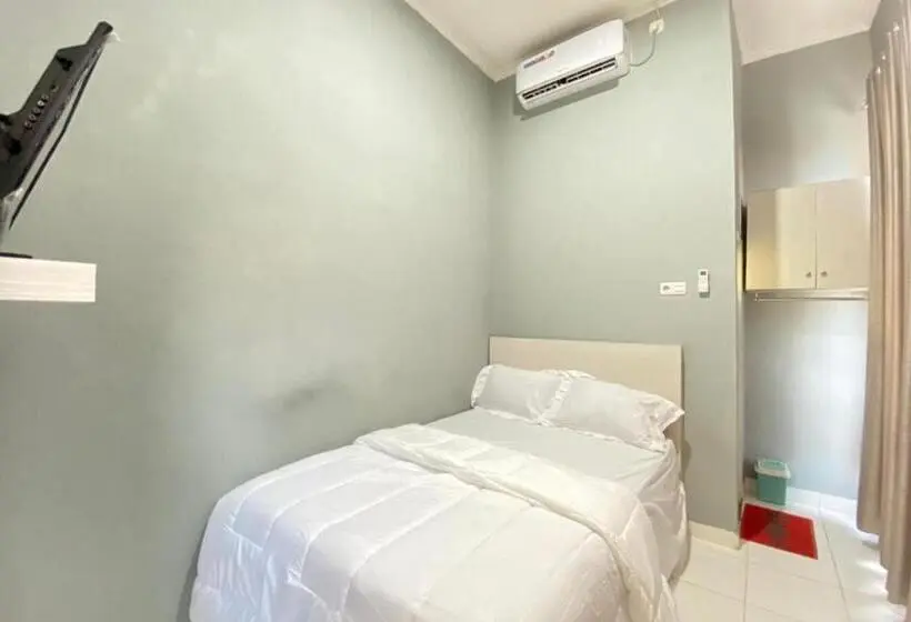 Economy-huone, Pelangi Guest House Palembang Redpartner