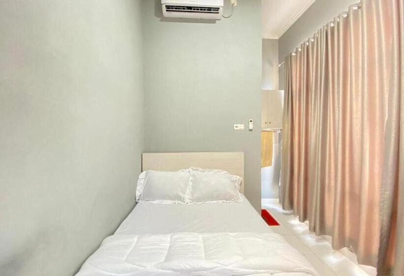 غرفة إقتصادية, Pelangi Guest House Palembang Redpartner