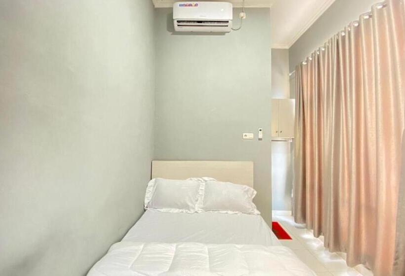 غرفة إقتصادية, Pelangi Guest House Palembang Redpartner
