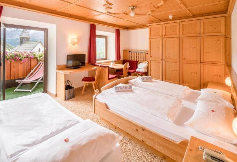 带阳台的三人标准间, Piccolo Hotel Gurschler