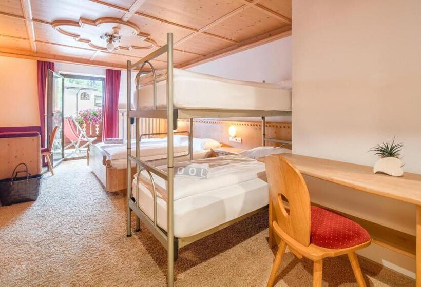 带阳台标准四人间, Piccolo Hotel Gurschler