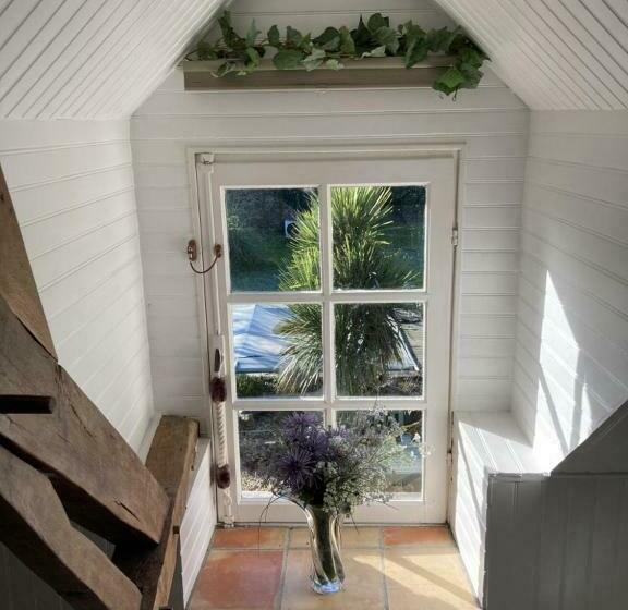 غرفة قياسية ثلاثية, Chambres D Hotes La Marmoire