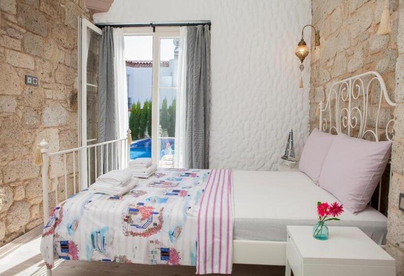 Quarto standard vista piscina, Kybele Suites Alaçatı