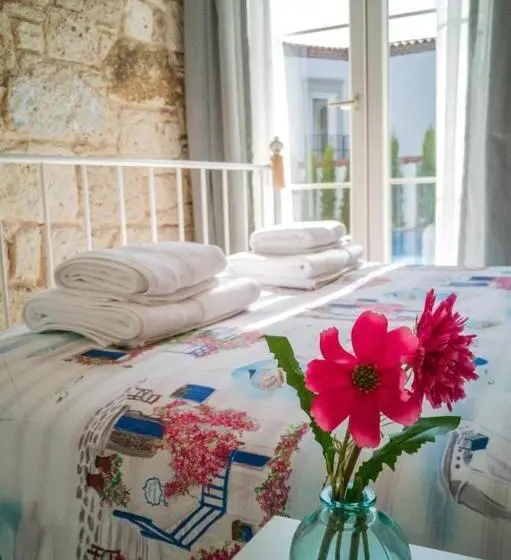 اتاق استاندارد با چشم‌انداز استخر, Kybele Suites Alaçatı
