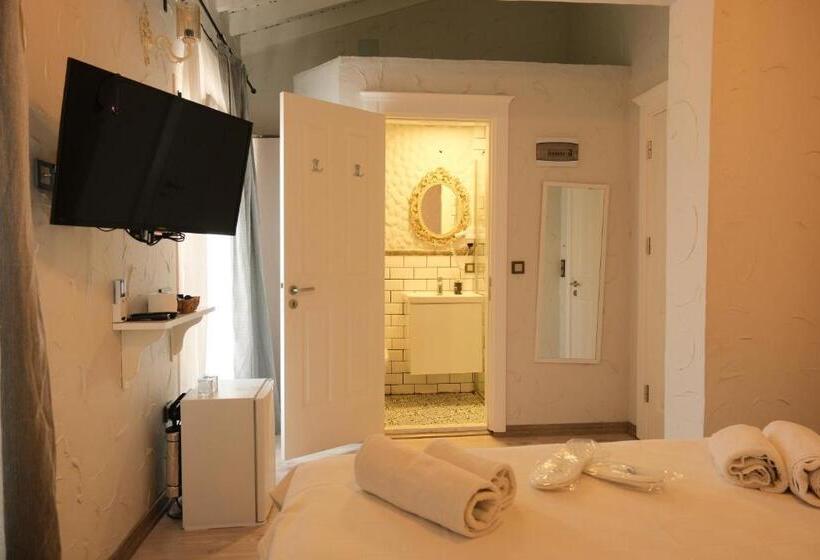 Quarto Economy, Kybele Suites Alaçatı