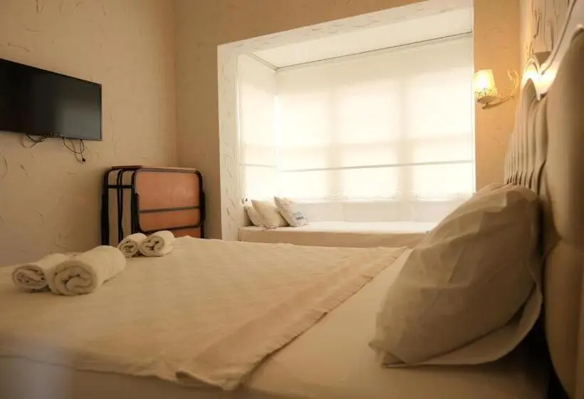 اتاق لوکس سه تخته, Kybele Suites Alaçatı
