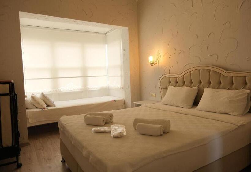 Quarto Triplo Deluxe, Kybele Suites Alaçatı