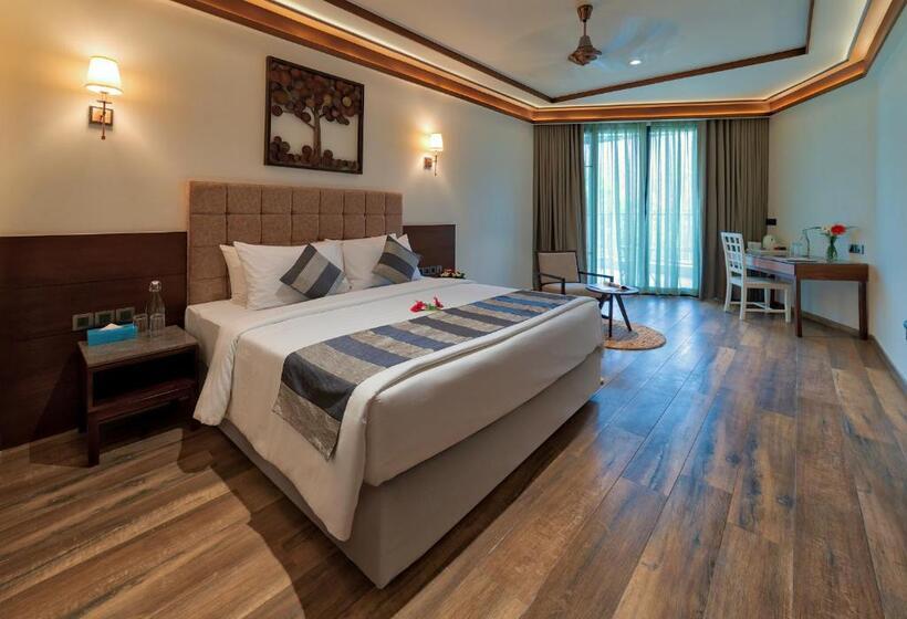 Номер Deluxe Кровать Кинг, Niraamaya Retreats Samroha Athirappilly
