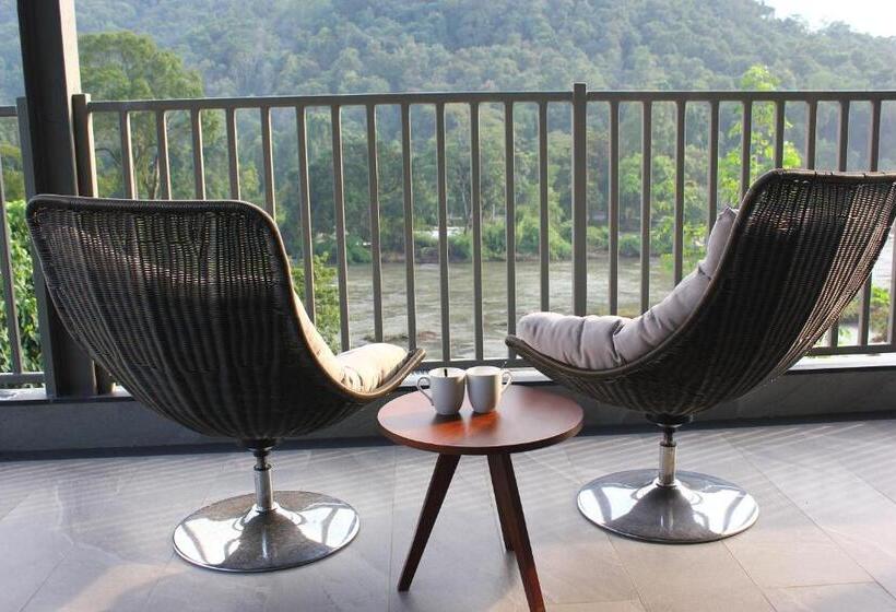 جناح رئاسى, Niraamaya Retreats Samroha Athirappilly