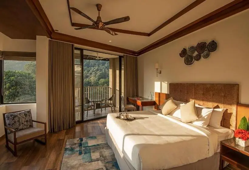 スーペリアールーム, Niraamaya Retreats Samroha Athirappilly