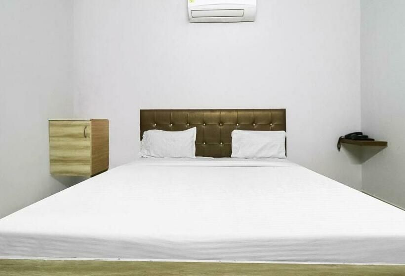 트리플 클래식 룸, Vaccinated Staff  Oyo 79969 Flagship Night Inn