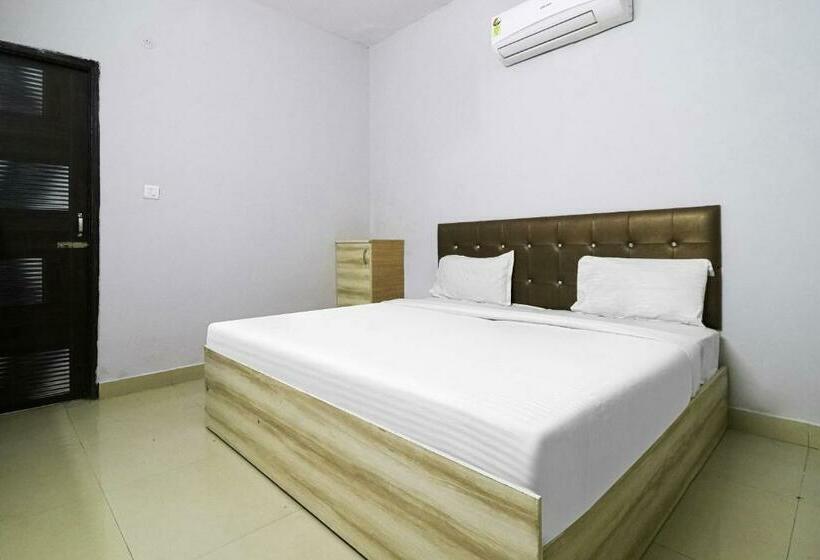 Трехместный Номер Классика, Vaccinated Staff  Oyo 79969 Flagship Night Inn