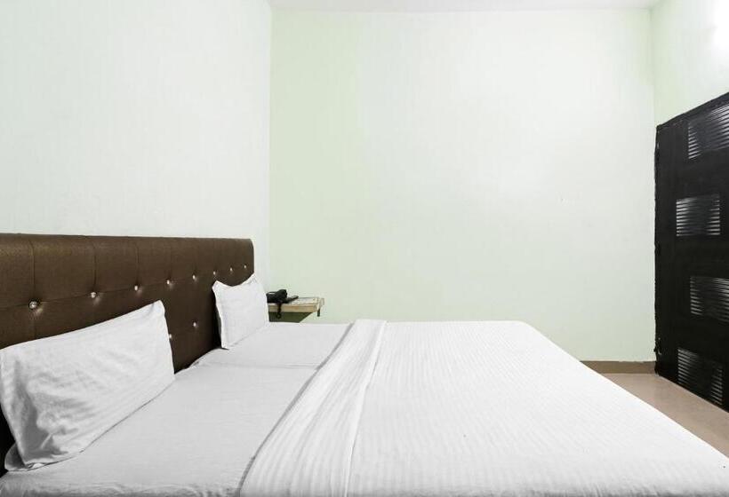 Трехместный Номер Классика, Vaccinated Staff  Oyo 79969 Flagship Night Inn
