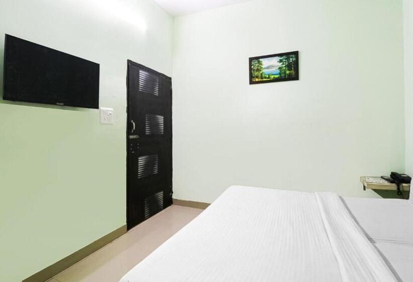 Трехместный Номер Классика, Vaccinated Staff  Oyo 79969 Flagship Night Inn