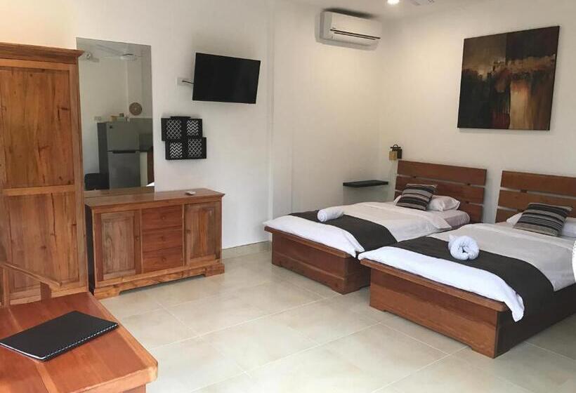 استودیوی لوکس, Alona S Coral Garden Resort