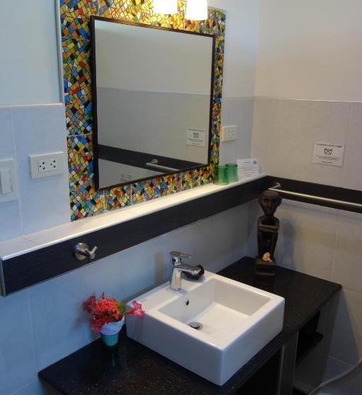 خانه یا کلبه ی ییلاقی با نمای استخر, Alona S Coral Garden Resort