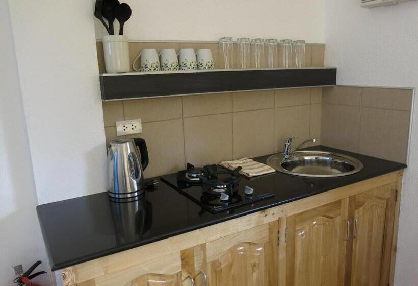 استودیوی لوکس, Alona S Coral Garden Resort