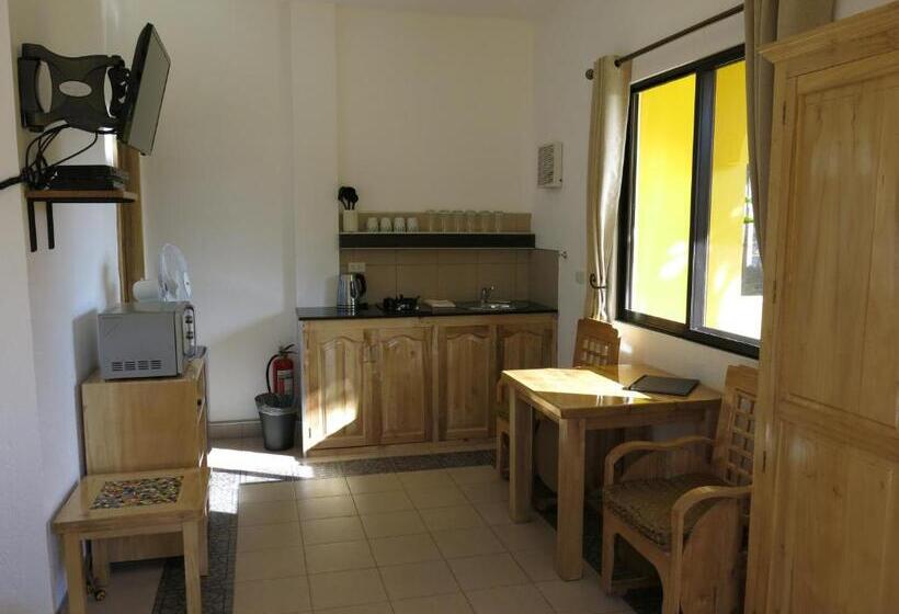 استودیوی لوکس, Alona S Coral Garden Resort