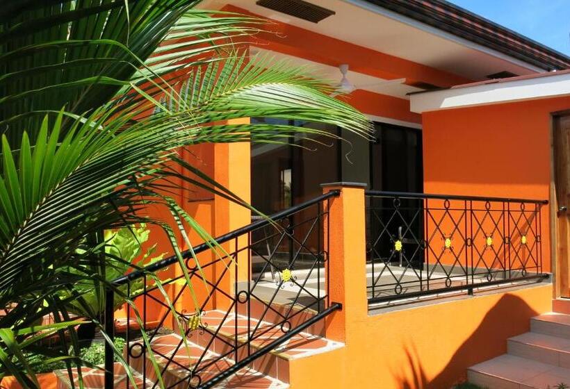 ویلای استاندارد با چشم‌انداز باغ, Alona S Coral Garden Resort