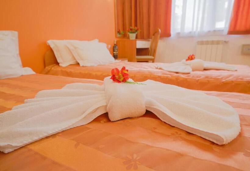 패밀리 스튜디오, Apart Hotel Flora Residence Daisy