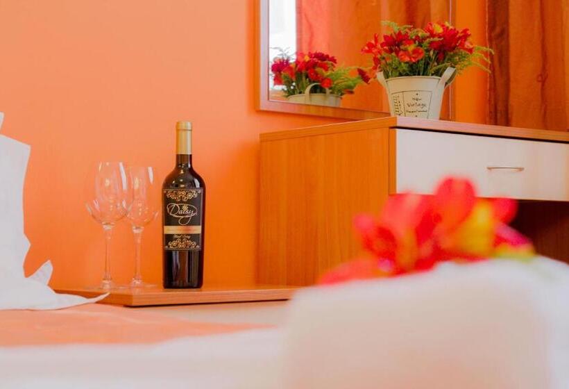 패밀리 스튜디오, Apart Hotel Flora Residence Daisy