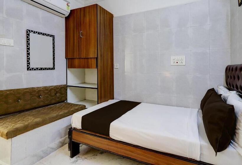 חדר יחיד בסיסי, O Golden Pride