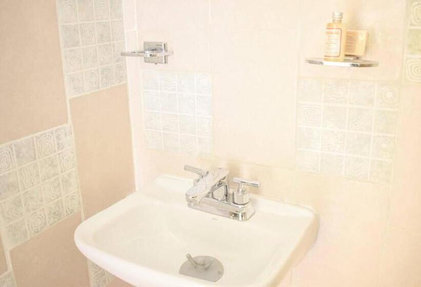 Standardrum, Cancun Guest House 5