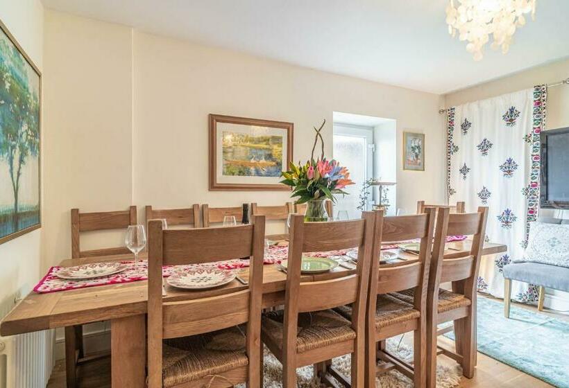 Номер Стандарт, House Close To Kings Cross
