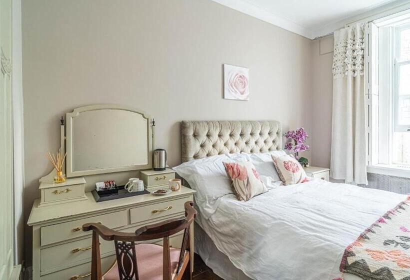 Номер Стандарт, House Close To Kings Cross