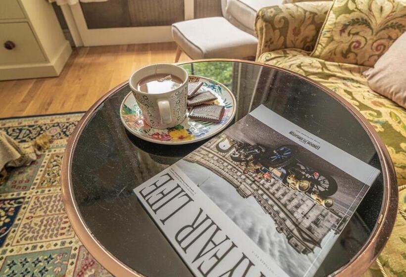 Номер Стандарт, House Close To Kings Cross