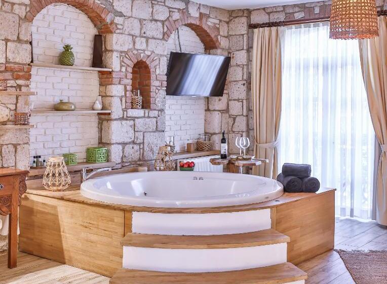 ハイドロマッサージバス付きスイート, Cumbali Konak