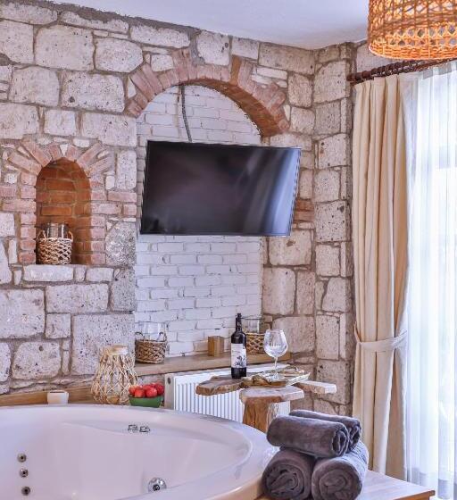 ハイドロマッサージバス付きスイート, Cumbali Konak