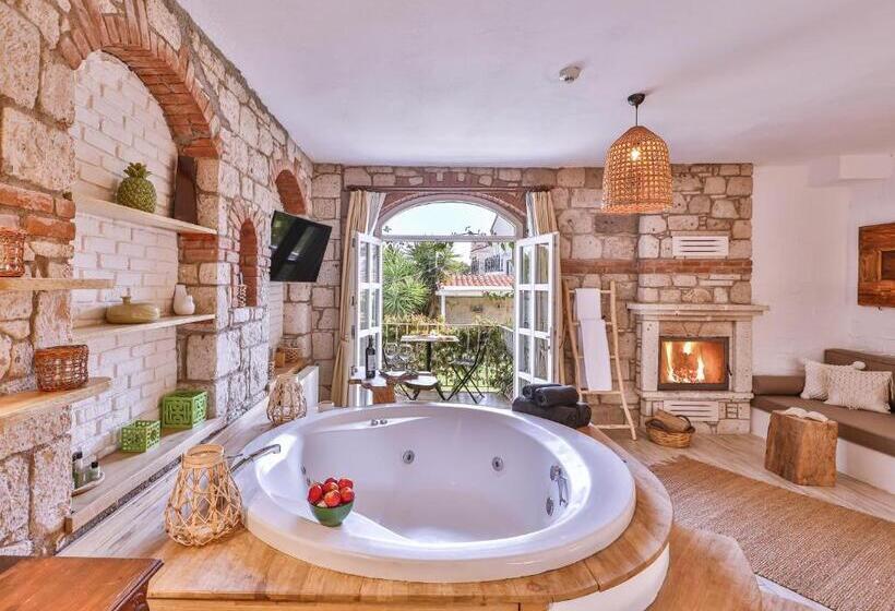 ハイドロマッサージバス付きスイート, Cumbali Konak