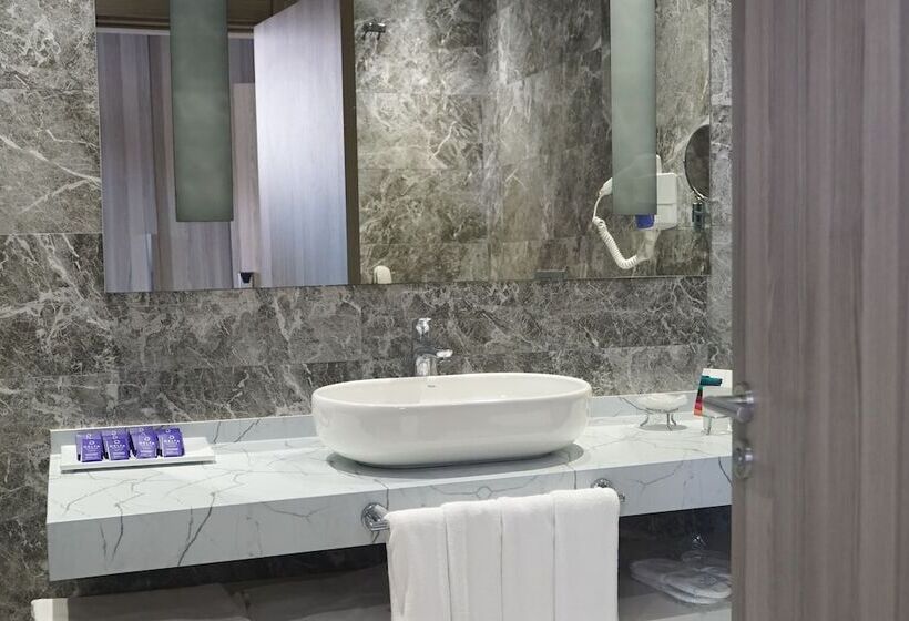 اتاق خانوادگی با چشم‌انداز دریا, Delta Hotels By Marriott Bodrum