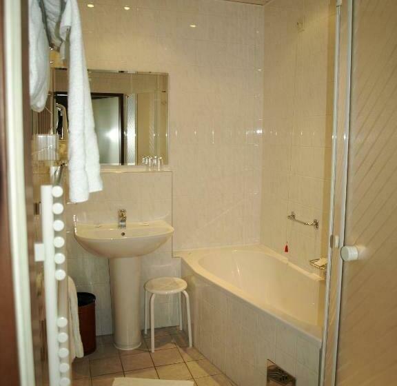 스탠다드 트리플 룸, Admiral