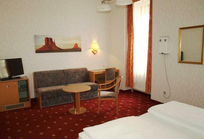 스탠다드 트리플 룸, Admiral