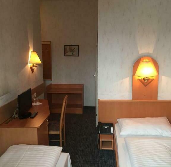 이코노미 룸, Admiral