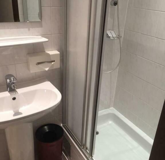 패밀리 룸, Admiral