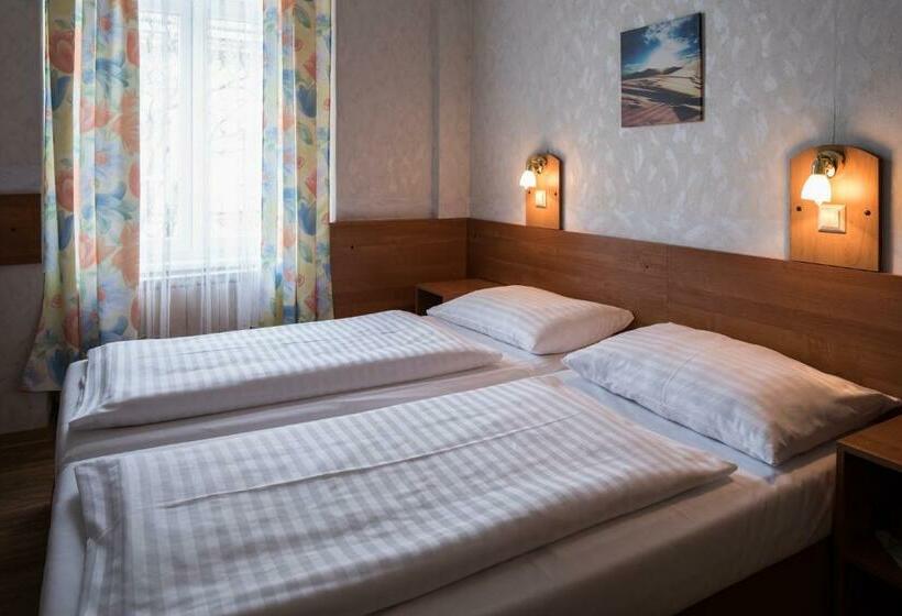 패밀리 룸, Admiral